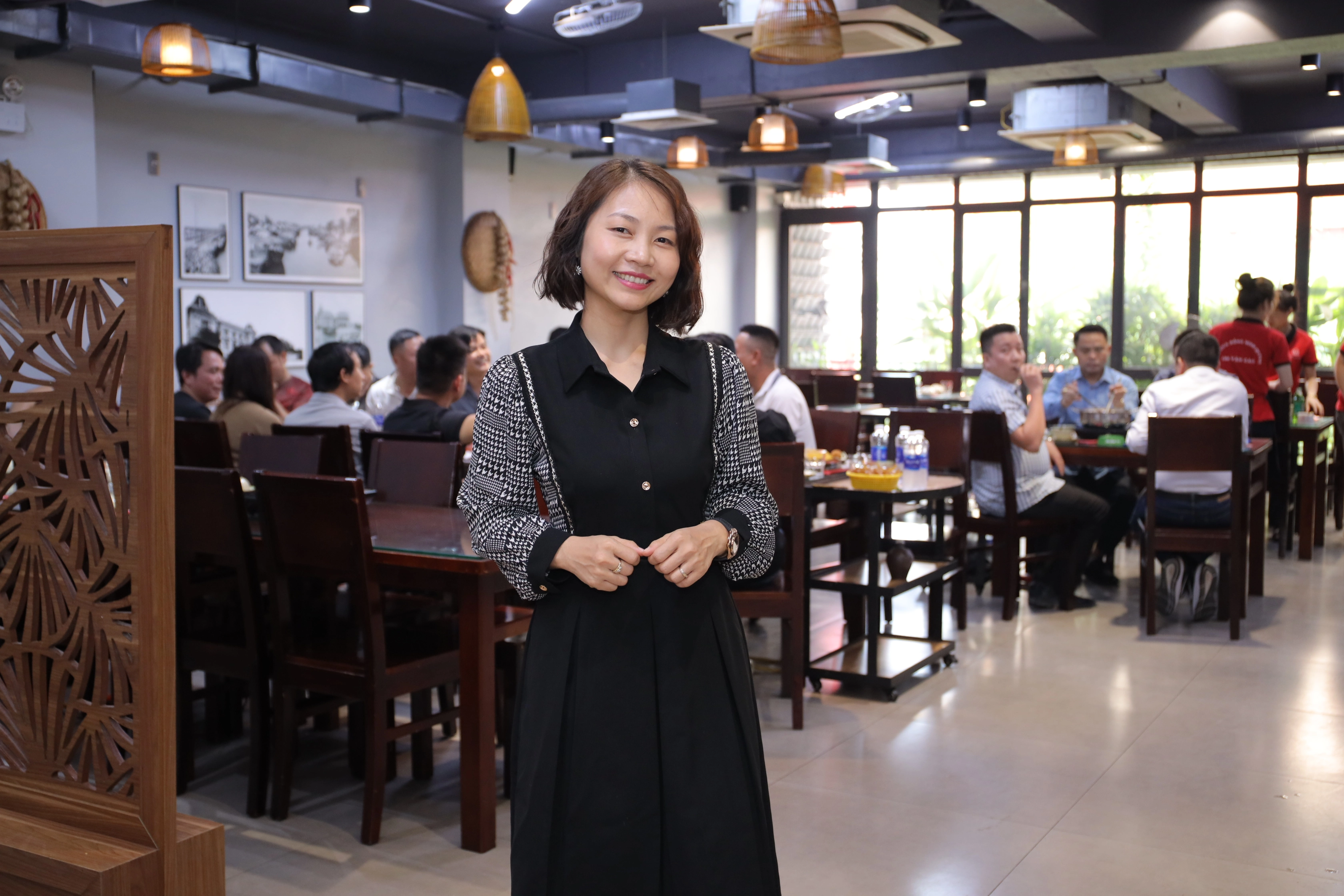 Chị Thu Hà